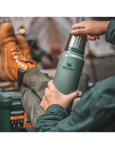 Termo Clasico 950 Ml Con Manija Y Tapon Cebador Verde 10-10148-001 Stanley